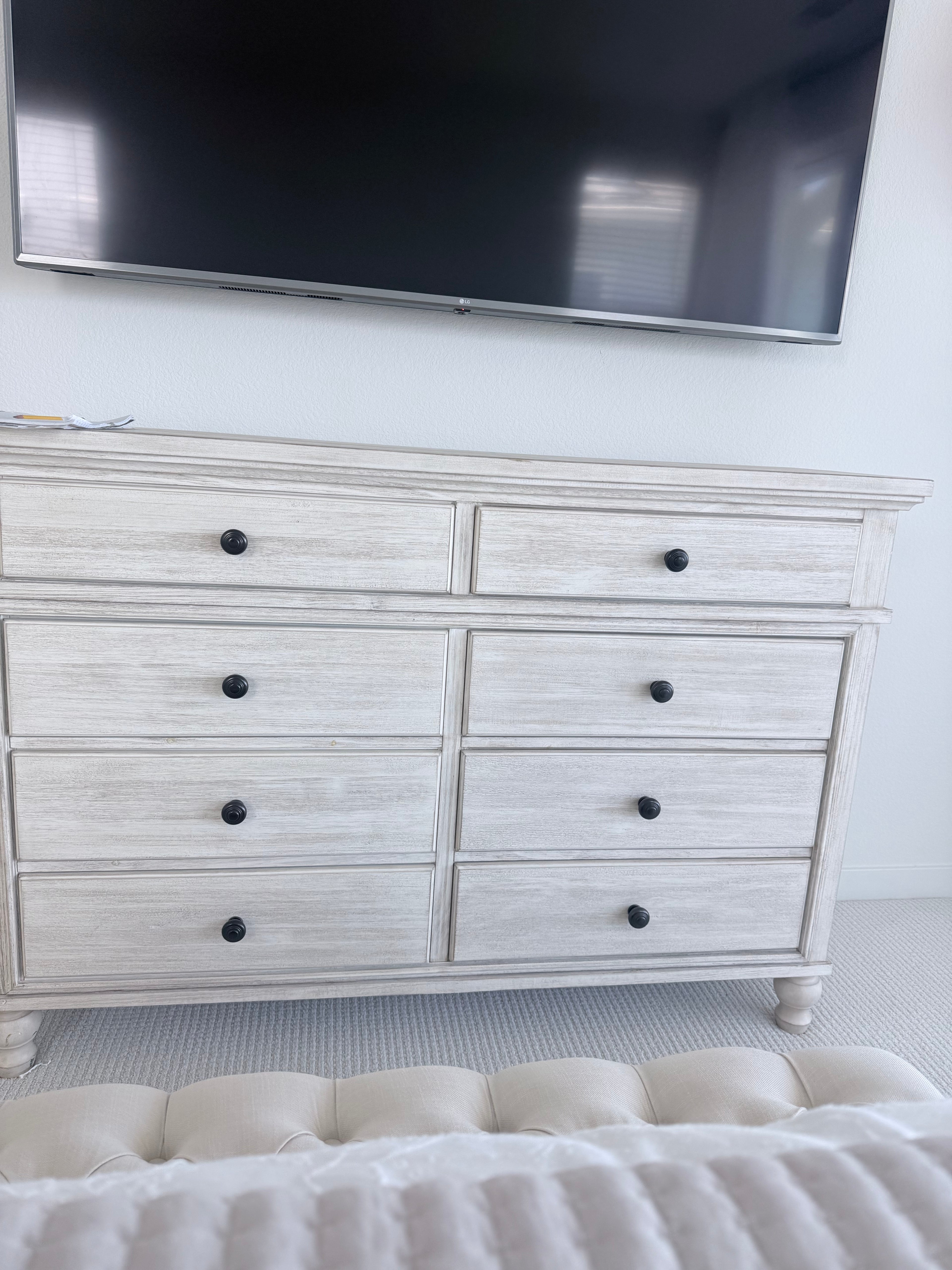 Distressed Light Wood 8-Drawer Dresser – Farmhouse / Coastal Style