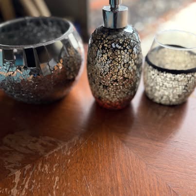 3-Piece Mosaic Glass Bathroom Set – Silver & Black Crackle Design (Soap Dispenser + Holder + Bowl)