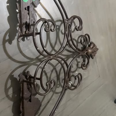 Ornate Wrought Iron Wall Bracket
