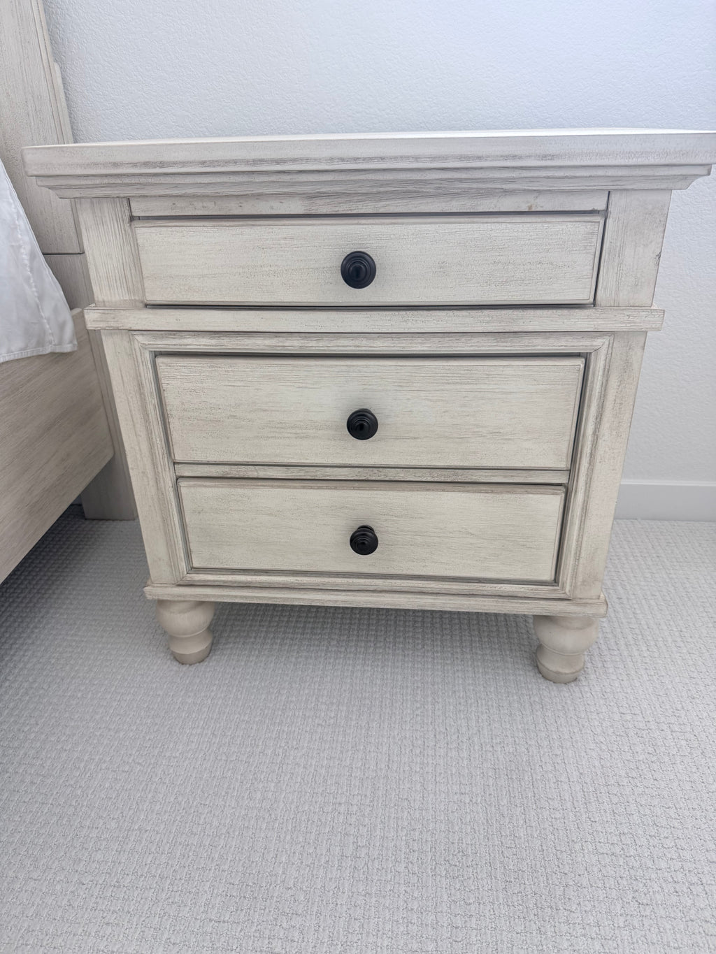 Distressed Light Wood 3-Drawer Nightstand – Farmhouse / Coastal