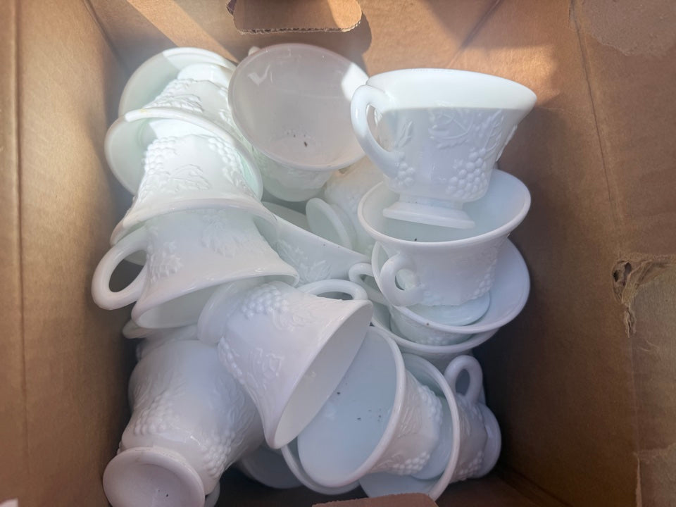 White Grape Milk Glass Cups Box